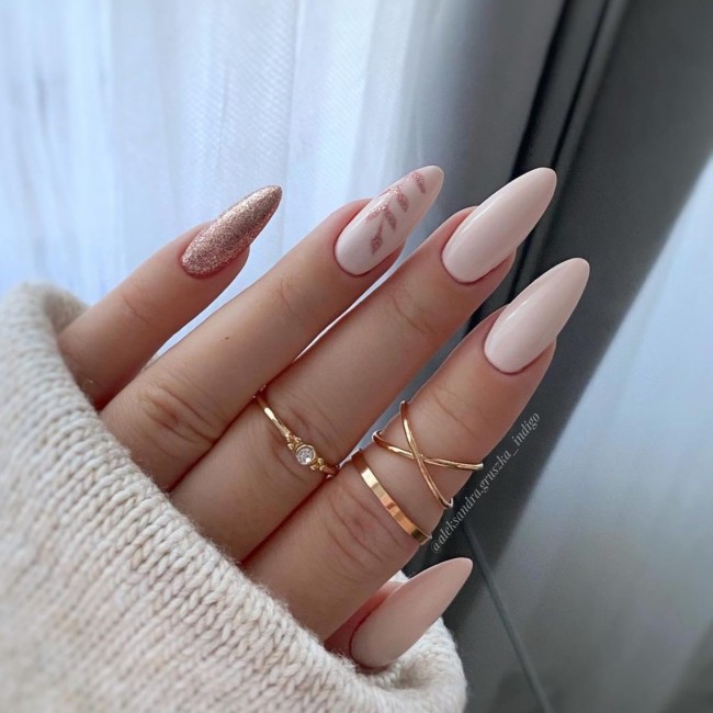 45 Pretty Nail Designs for Spring — Rose Gold Nail Art