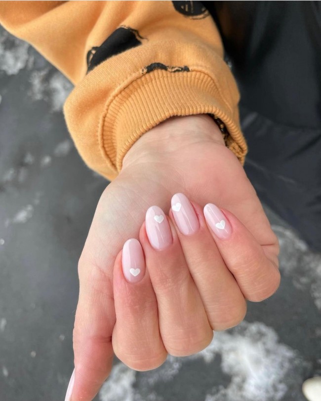 49 Beautiful Valentine’s Day Nails — White Heart Neutral Nails