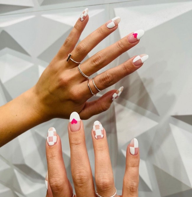 49 Beautiful Valentine’s Day Nails — White Checkered & Heart Nails