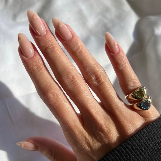 40+Crazy Cute Valentine’s Day Nails — Nude on Nude Nails