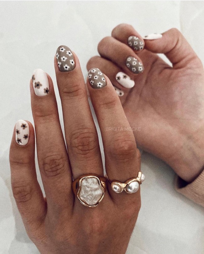 nail art trends 2022, spring nails ,  nails trends 2022, spring nails flower, flower nail art designs, spring nail art designs, nail art designs 2022