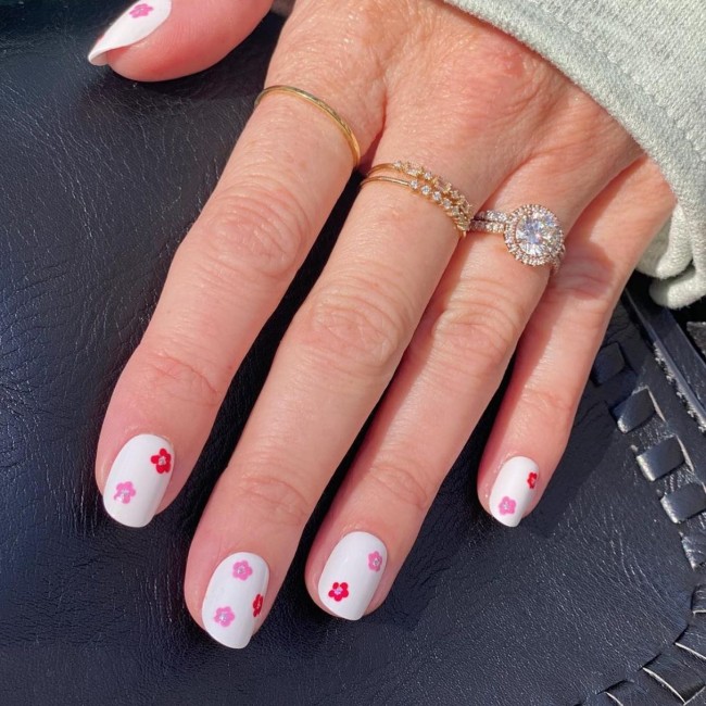 40+ Trendy Flower nail designs 2022 — Red and Pink Flower White Nails