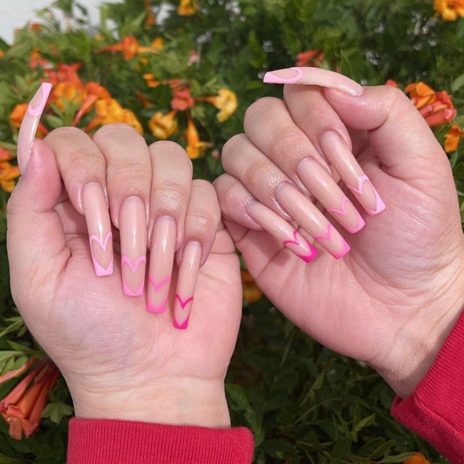 30+Trendy French Tip Nails for Valentines — Gradient Pink Outline Heart Tip Nails