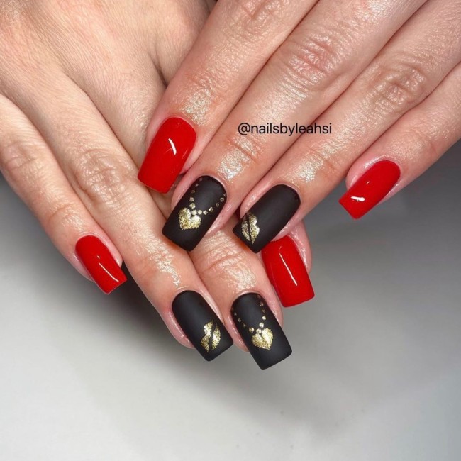 40+Crazy Cute Valentine’s Day Nails — Black and Red Nail with Gold Hearts