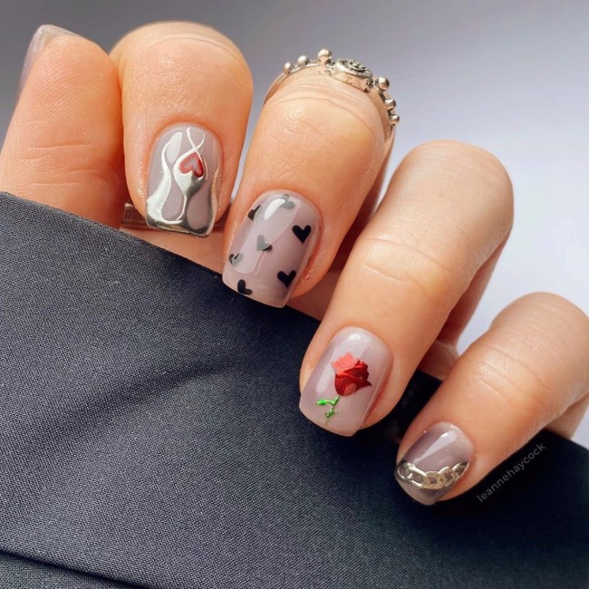 40+Crazy Cute Valentine’s Day Nails —Mix & Match Black, Heart Nails