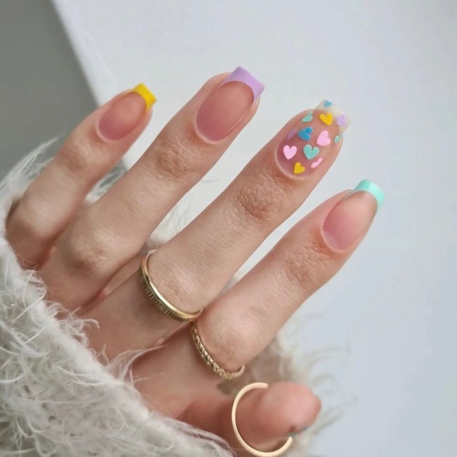 40+Crazy Cute Valentine’s Day Nails — Pastel French Nails