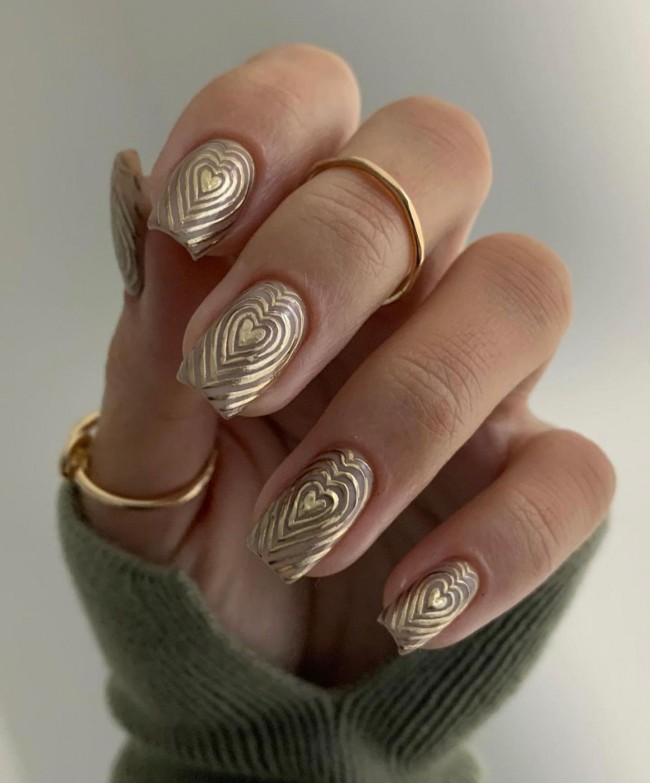 49 Beautiful Valentine’s Day Nails — Gold Heart Nail Art Design