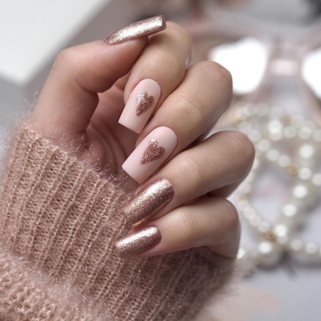 40+Crazy Cute Valentine’s Day Nails — Glitter Heart & Matte Nude Nails