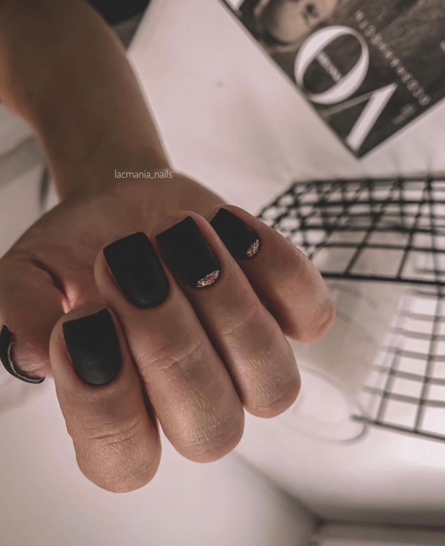 black nails 2022, black nail art designs, black acrylic nails, black nail designs short, marble black nail designs 2022, simple black nail designs, black nail designs, matte black nail designs, black and white nail designs, black nail designs 2022