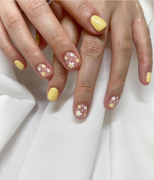 30 Yellow Nail Designs To Spice Up Your Day — Yellow & Daisy Natural Nail Design