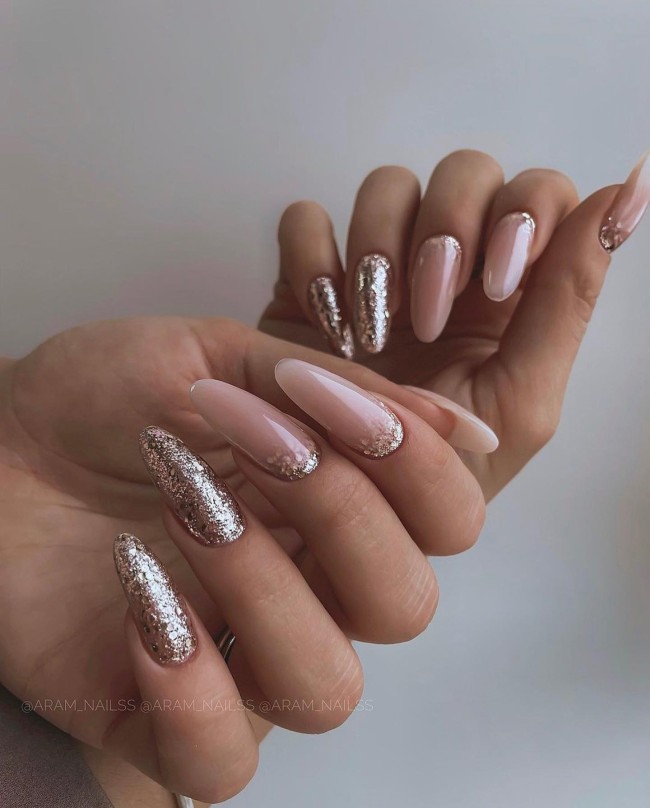 50 Spring Nail Designs 2022 — Mixed Glitter & Nude Nail Design