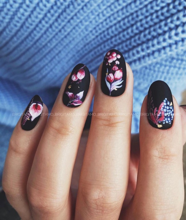 30+ Charming Black Nail Designs — Black Nail Design with Figs