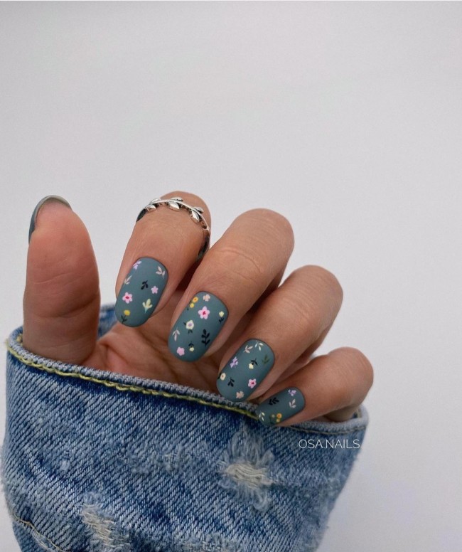 50 Spring Nail Designs 2022 — Floral Dusty Blue Nails