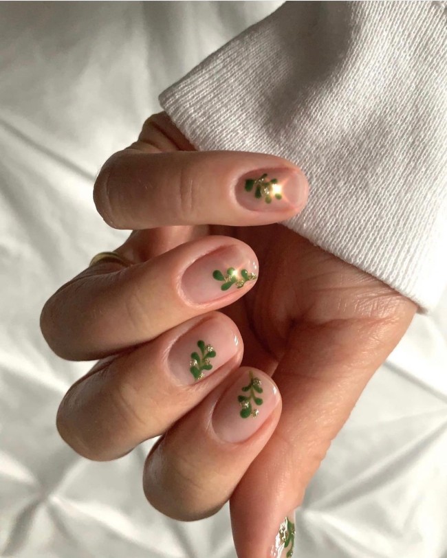 green leaf nails, simple spring nails, natural spring nail designs