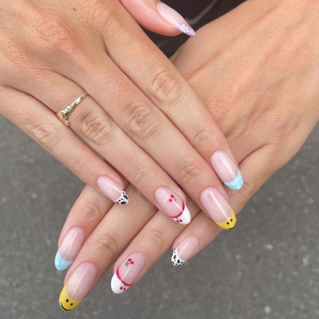 french tip nails, french manicure designs 2022, french nail designs 2022, french nail designs pictures, french tip nails, french tip nails design, french manicure designs with color, modern french manicure, colored french tip nails