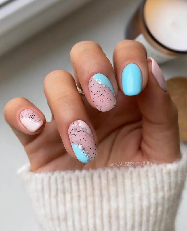 40 Pretty Easter Nails 2022 — Matte Speckled Egg & Blue Nail Design