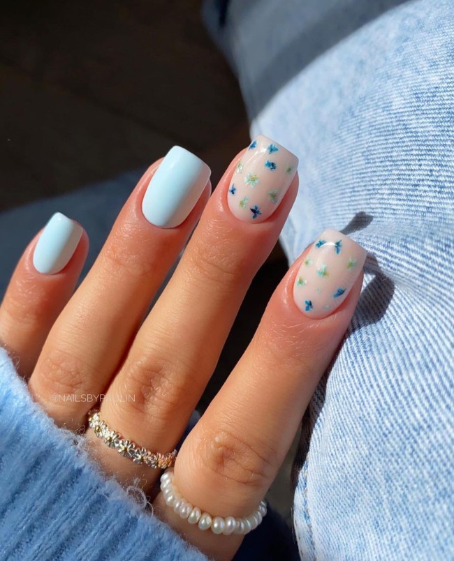 40 Pretty Easter Nails 2022 — Blue Floral & Soft Blue Nail Design