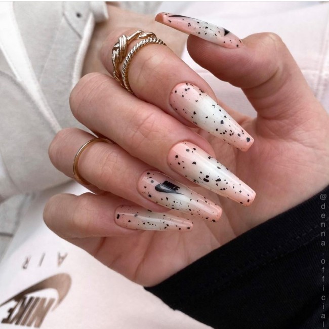 40 Pretty Easter Nails 2022 — Ombre Speckled Egg Nails