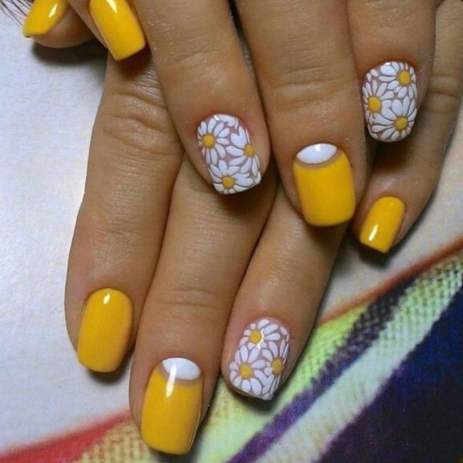 40 The Prettiest Floral Nail Art Designs — Daisy & Bright Yellow Nails