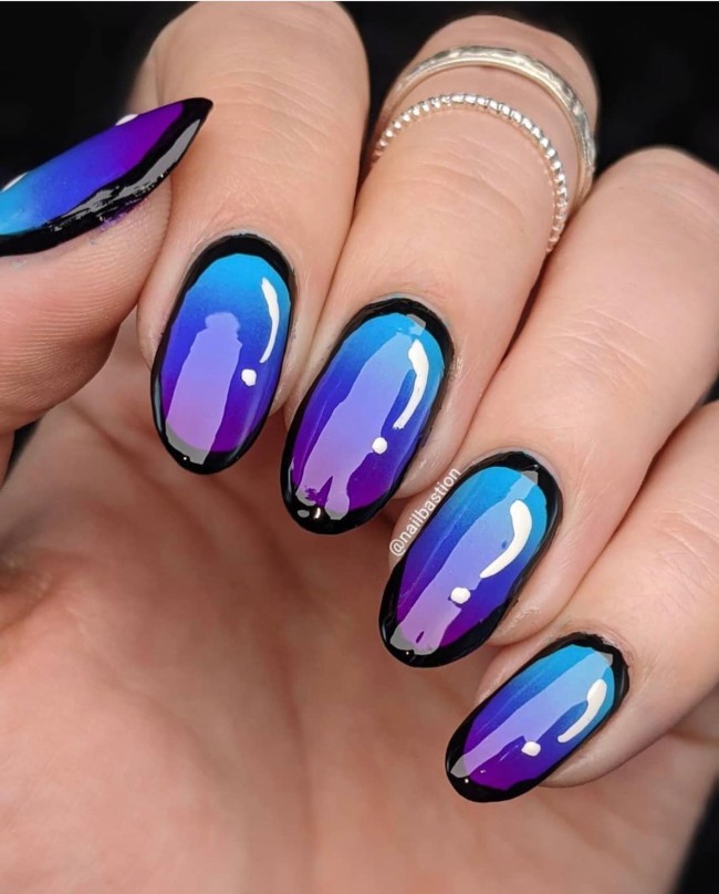 70 Pop Art Nails For A Fun Look — Ombre Blue and Purple Pop Art Nails