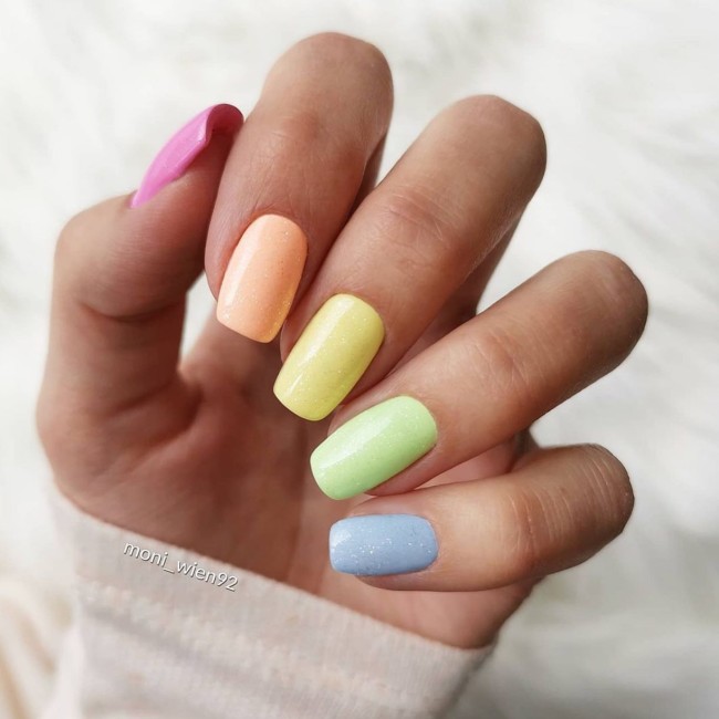 40 Pretty Easter Nails 2022 — Subtle Shimmery Pastel Nails