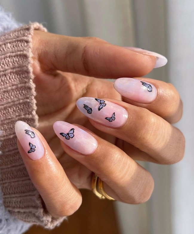 30 The Prettiest & Girly Nail Art Ideas — Subtle Nails with Butterfly