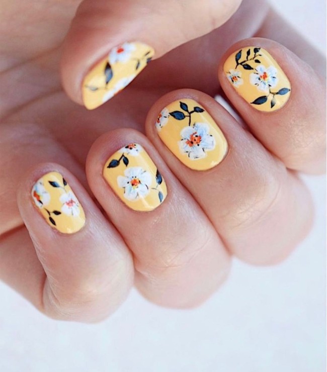 40 The Prettiest Floral Nail Art Designs — Pretty Floral Yellow Nails