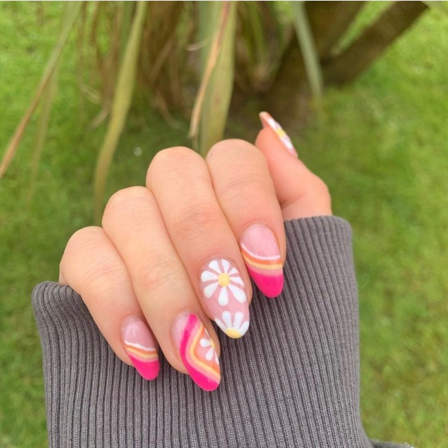 40 The Prettiest Floral Nail Art Designs — 70s Vibe Floral Nails