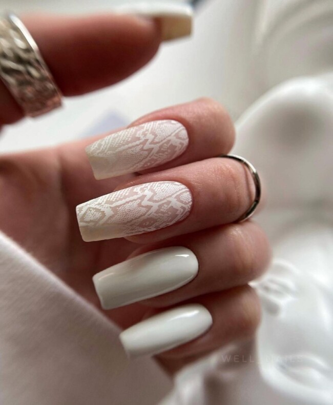 30 White Nail Designs That are Stylish — Snake Print White Nails