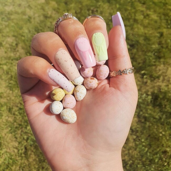 73 Easter Nails That Are Too Cute To Ignore — Embossed Bunny Pastel Easter Nails