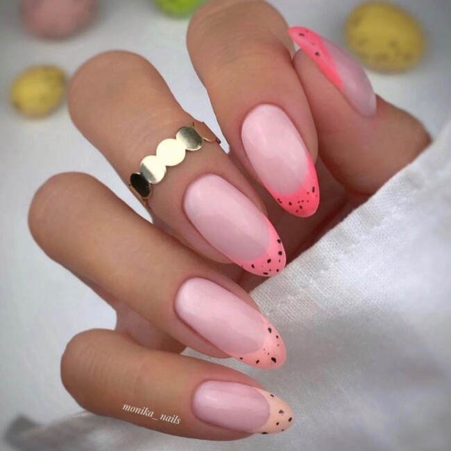 73 Easter Nails That Are Too Cute To Ignore — Gradient Pink Speckled Egg Nails