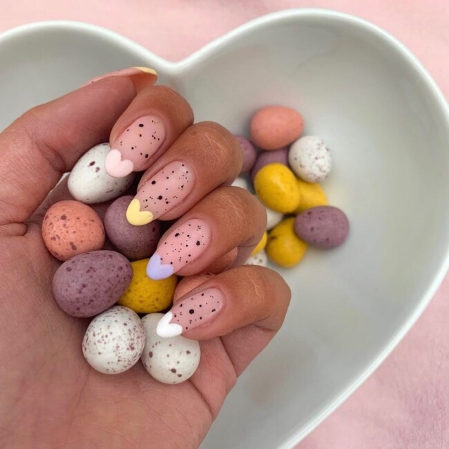 73 Easter Nails That Are Too Cute To Ignore — Pastel Tip Speckled Egg Nail Art