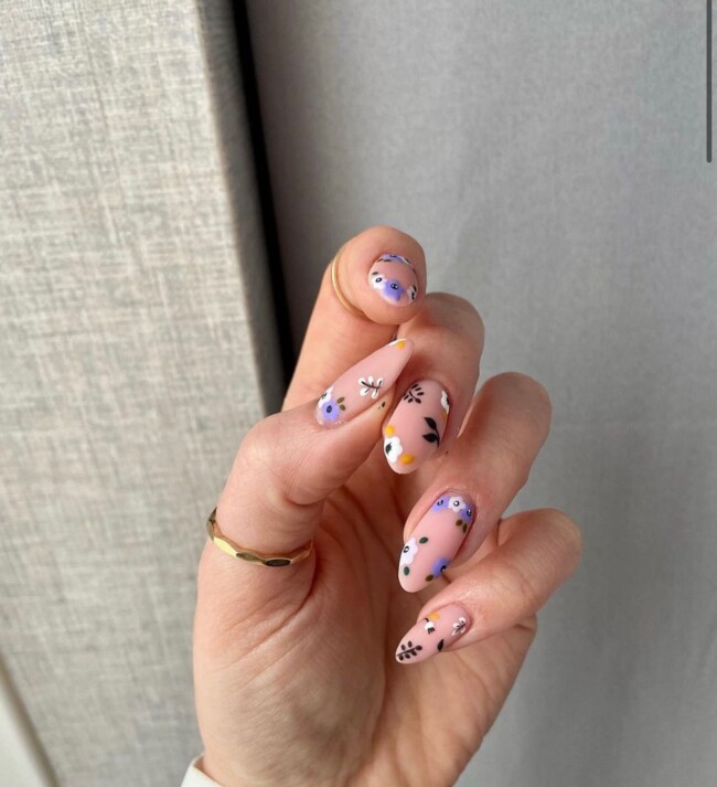 57 Trendy Almond Nails for Spring 2022 — Delicacy Floral Nude Nails