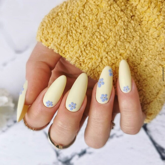 57 Trendy Almond Nails for Spring 2022 — Blue Daisy Pastel Yellow Nails