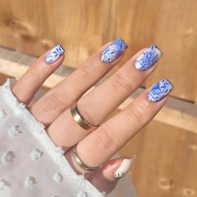 33 Porcelain Print Nails — Porcelain Inspired Nails with Gold Outline