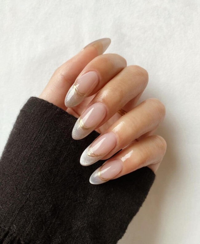 57 Trendy Almond Nails for Spring 2022 — Shimmery French Tip Gold Line