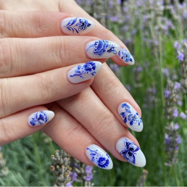 33 Porcelain Print Nails — Blue Floral & Bee Nail Art Design