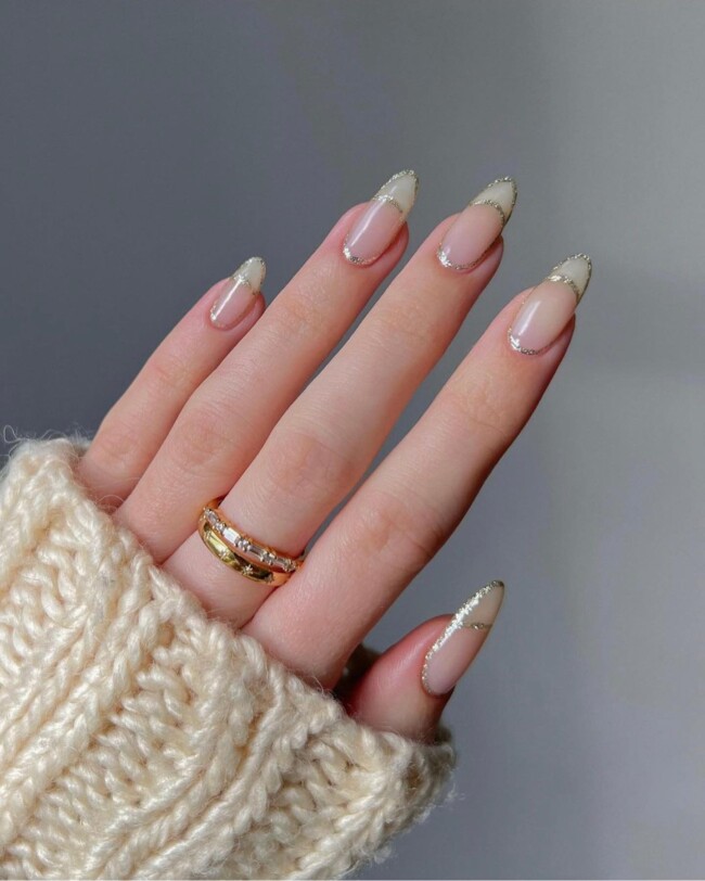 57 Trendy Almond Nails for Spring 2022 — Glitter Outline Almond Nails