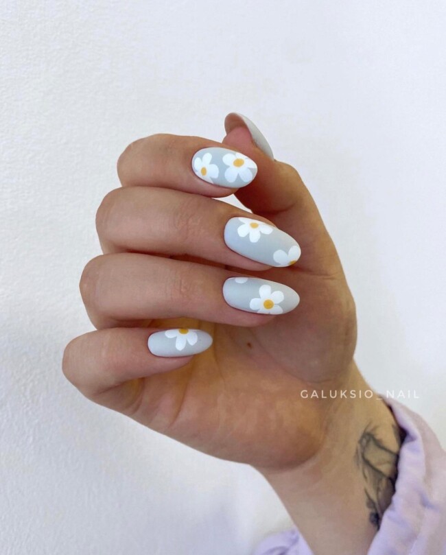 57 Trendy Almond Nails for Spring 2022 — Daisy Baby Blue Nails