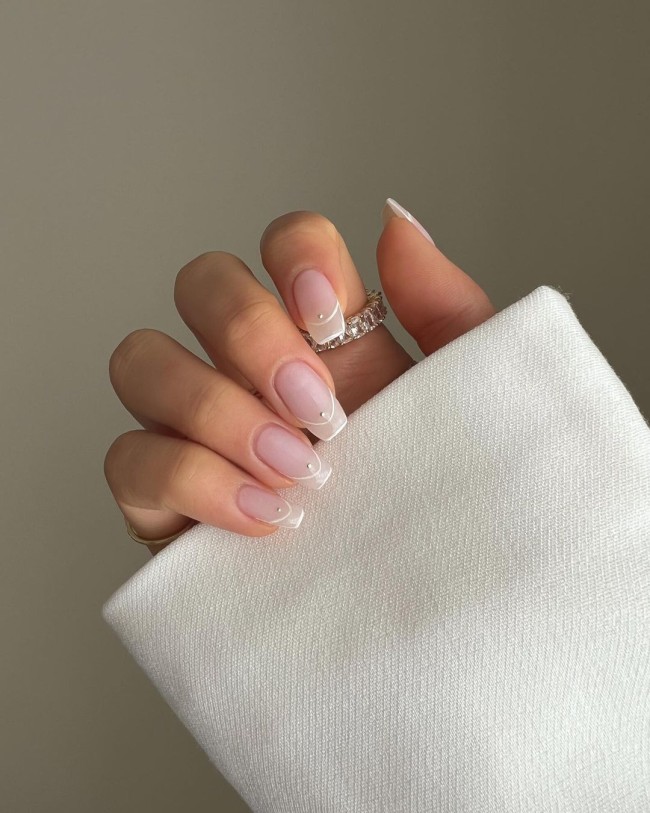 white outline french tip nails, french manicure , modern french tip nails