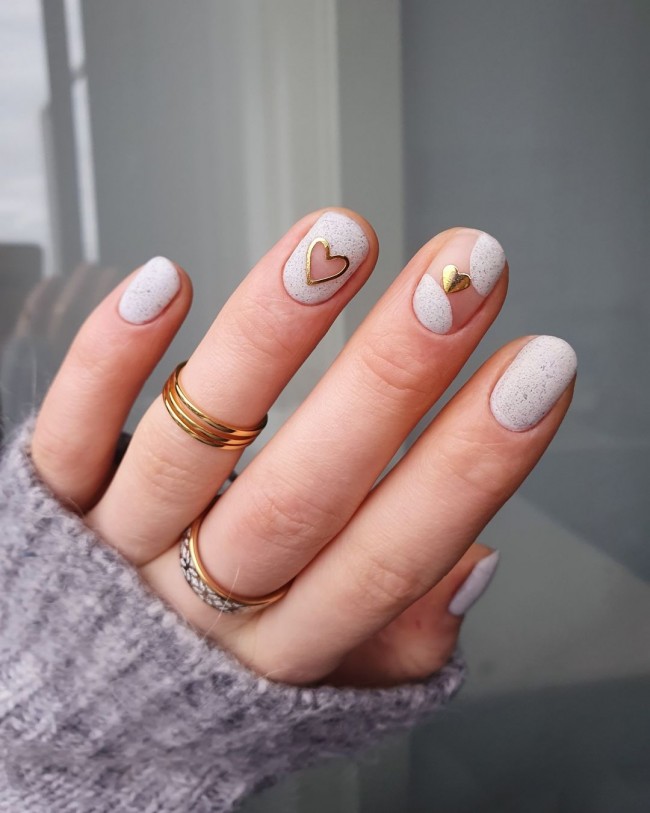 Valentine’s Day Nails That We Heart It — Abstract Short Nails with Gold Hearts