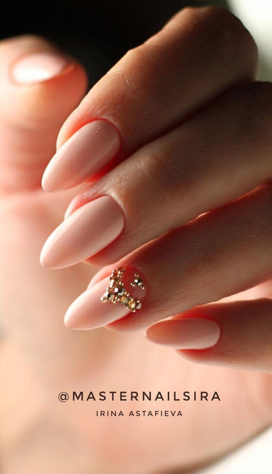 40 Best Wedding Nails For 2022 : Glossy Pink Nails with Gems