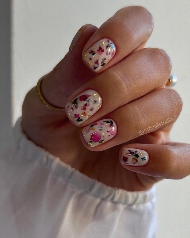 pressed flower nails, wedding nails, bridal nails 2022