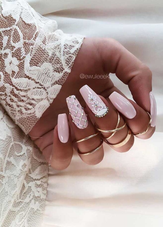 wedding nails for bride 2022, best wedding nails 2022, wedding nails bride, wedding nails ombre, natural wedding nails, wedding nails 2022 for bride, wedding nails bridesmaids