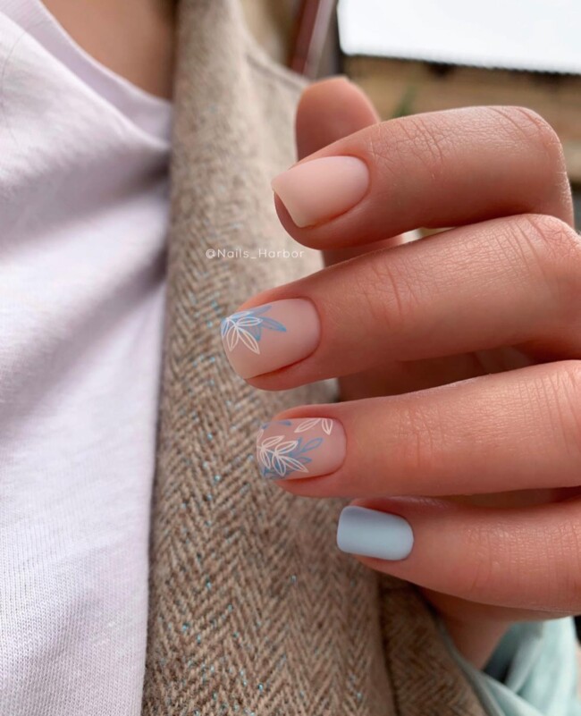 50 Cutest Short Nail Designs for Spring 2022 — Blue Floral Matte Short Nails