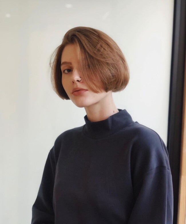 50 Cute Bob Haircuts For Every Hair Type — Caramel Brown Side Part Bob