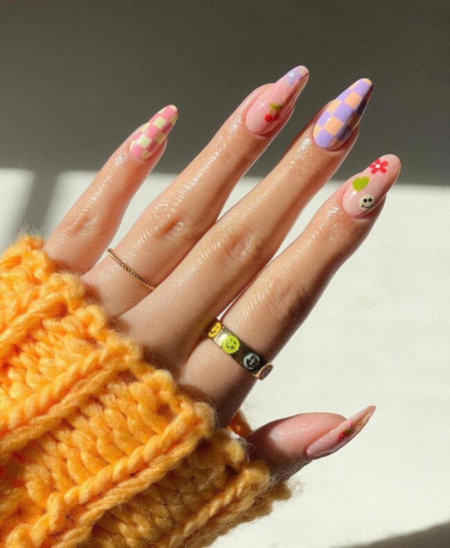 nail art designs 2022, summer nails 2022, spring nails 2022, nail design ideas, nail designs 2022, nail art acrylic, mix and match nail design, french nails, french twist manicure