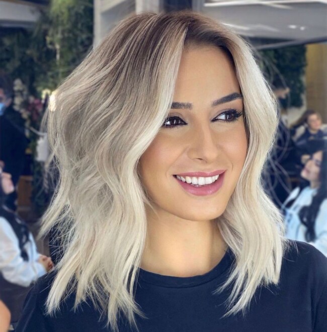 55 Gorgeous Hairstyles for Medium Length Hair — Platinum Blonde Layered Shoulder Length