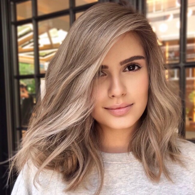 55 Gorgeous Hairstyles for Medium Length Hair — Metallic Blonde Shoulder Length