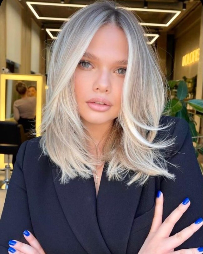 30+ Stylish Lob Haircuts in 2022 — Platinum Blonde Layered Lob Hairstyle